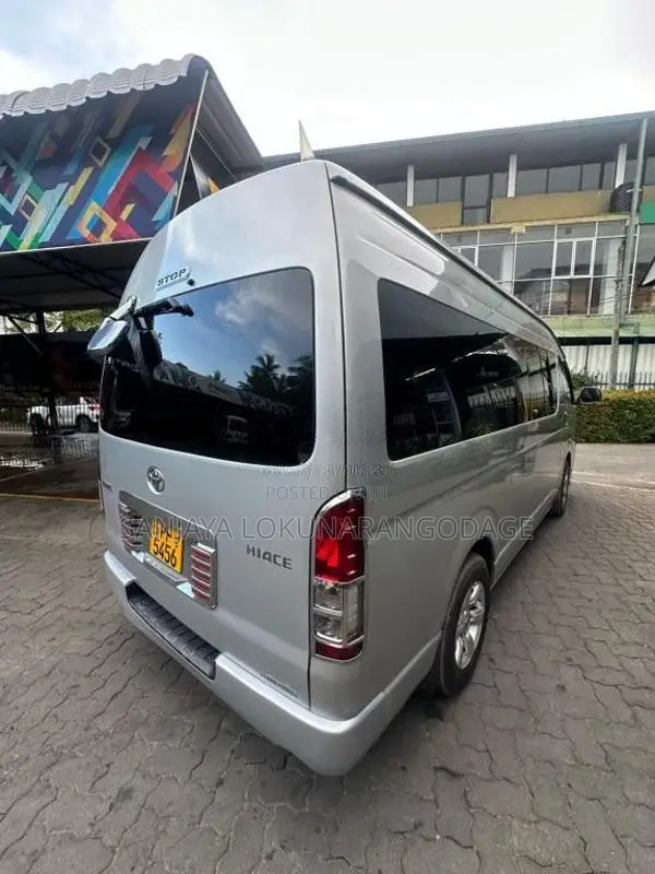 Toyota KDH 2010 Van (Used)