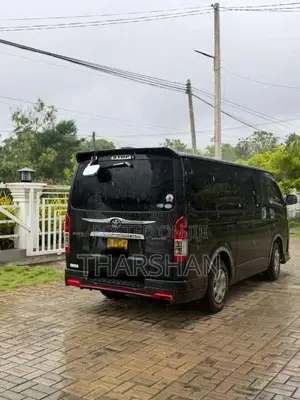 Toyota KDH 200 Super GL 2007 Van (Used)