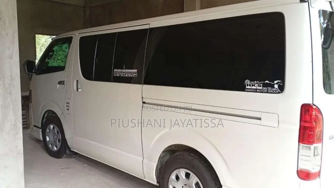 Toyota KDH 2011 Van (Used)
