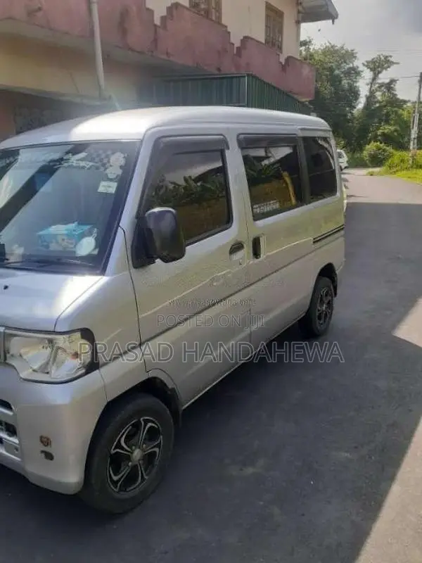 Nissan Clipper 2013 Van (Used)
