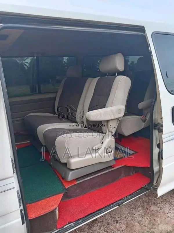 Toyota H114 1997 Van (Used)