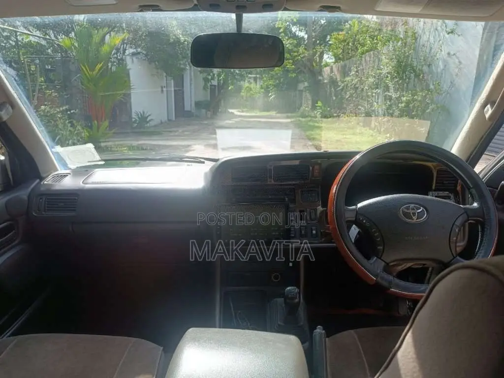 Toyota HIACE 1993 Van (Used)