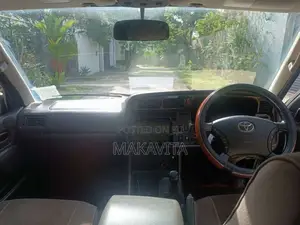 Toyota HIACE 1993 Van (Used)