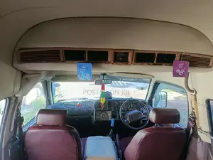 Toyota Dolphin High Roof 125 1992 Van Unregistered (Recondition)