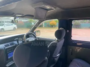 Toyota Noah CR41 1997 Van (Used)