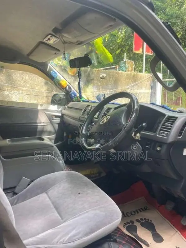 Toyota KDH Flat Roof HIACE 2006 Van (Used)