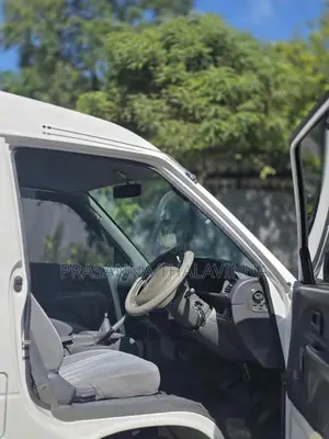 Toyota CR27 1997 Van (Used)