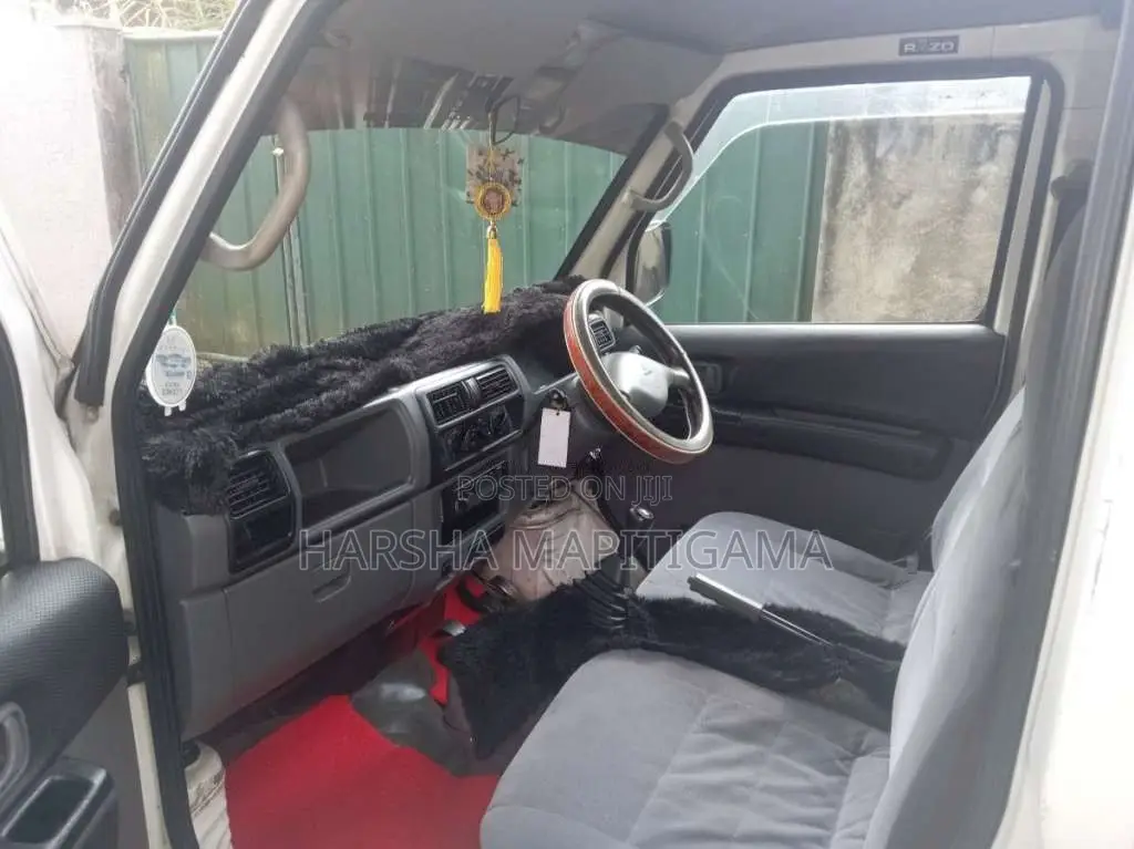 Mitsubishi MiniCab 2002 Van (Used)