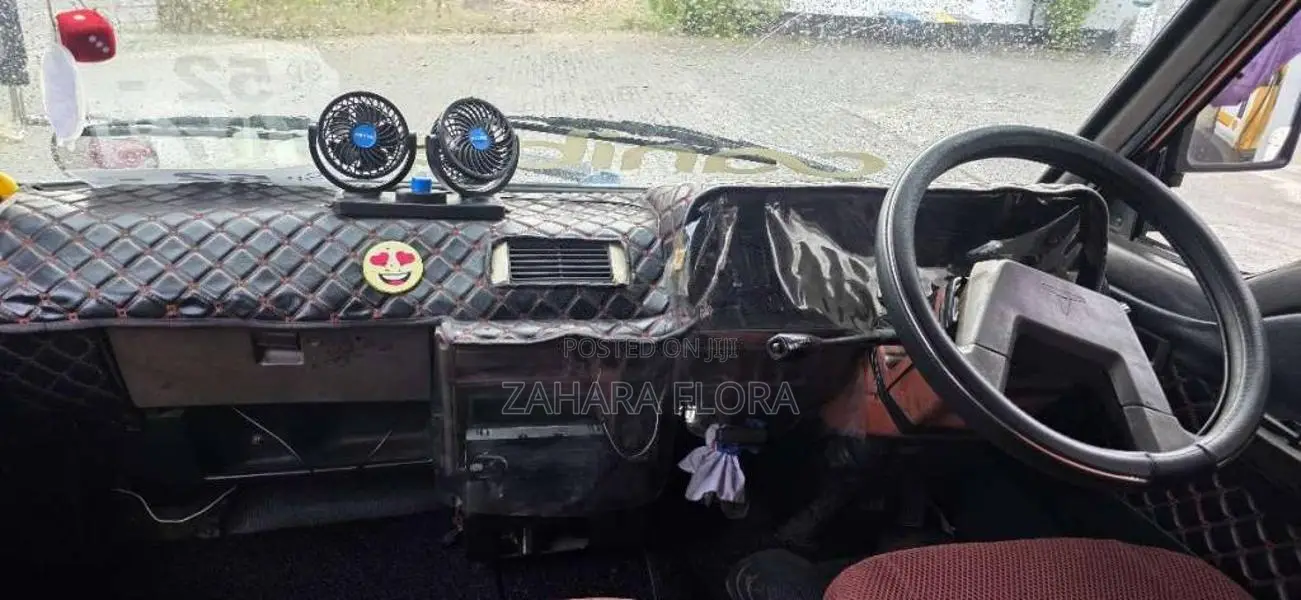 Toyota LH 71 1987 Van (Used)