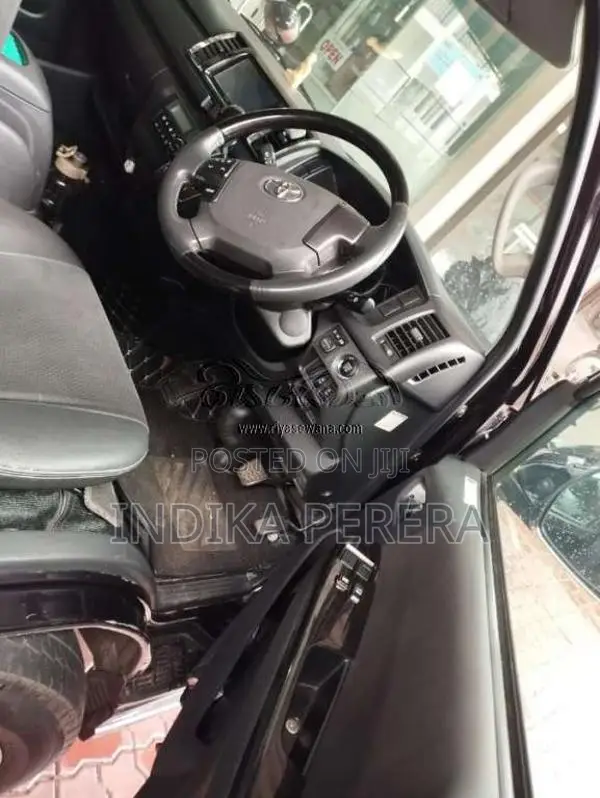Toyota HIACE 2017 Van (Used)