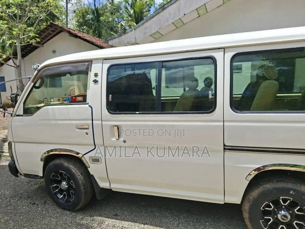 Nissan Caravan 1993 Van (Used)