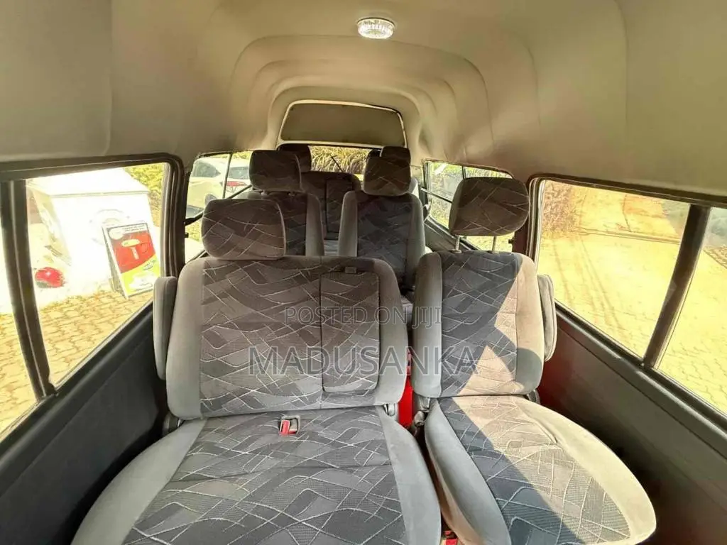 Toyota Dolphin High Roof 113 1999 Van (Used)