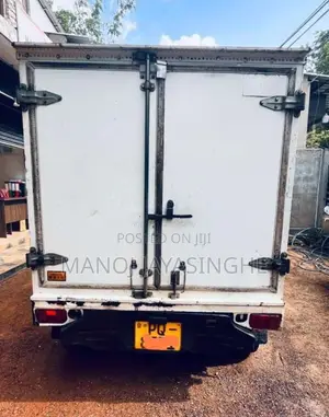 Subaru Freezer 2011 Van (Used)