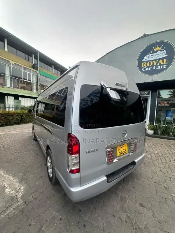 Toyota KDH 2010 Van (Used)
