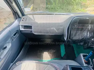 Toyota HIACE 2001 Van (Used)