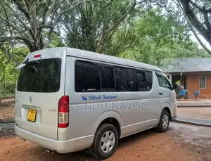 Toyota KDH 2004 Van (Used)
