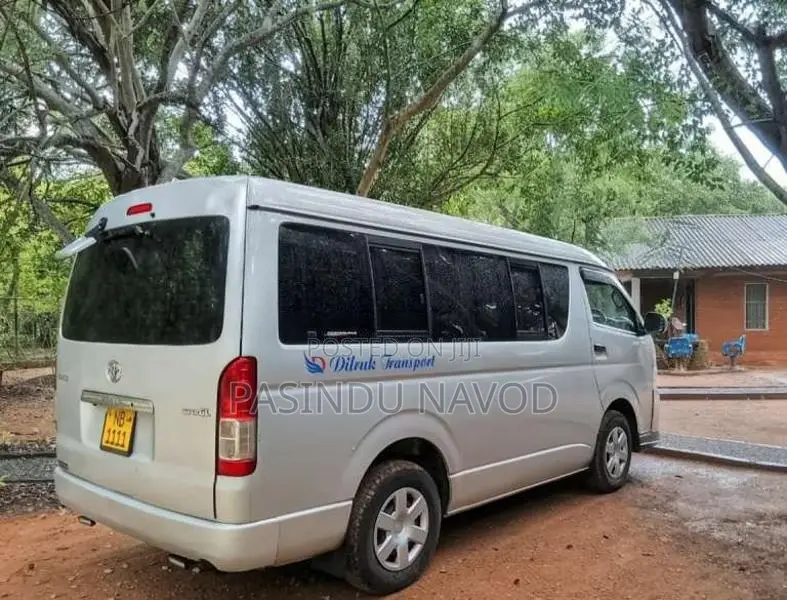 Toyota KDH 2004 Van (Used)