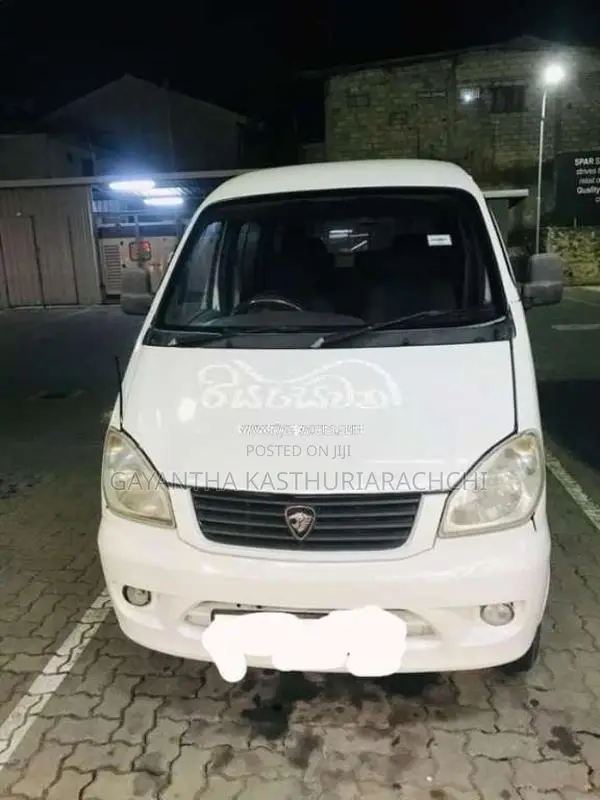 Micro Mpv 7 2010 Van (Used)