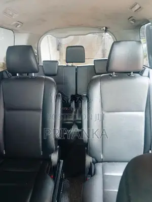 Toyota Esquire 2015 Van (Used)