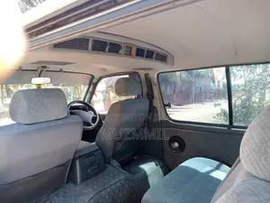 Toyota Dolphin 1992 Van (Used)