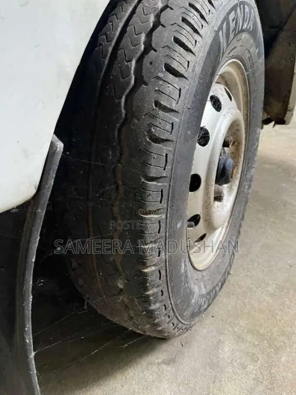 Nissan Vanette 2001 Lorry (Used)