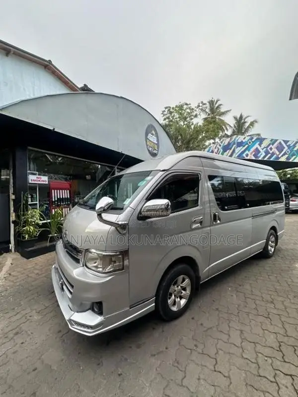 Toyota KDH 2010 Van (Used)