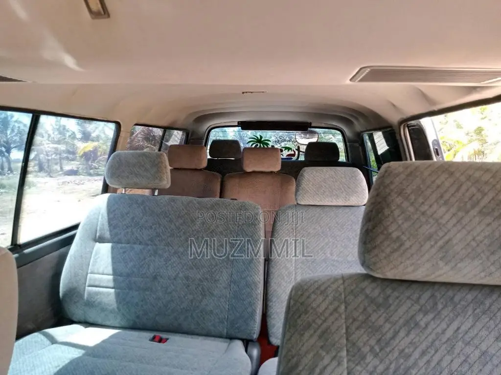 Toyota Dolphin 1992 Van (Used)