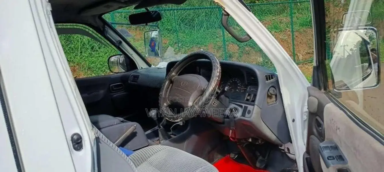 Toyota Dolphin 1991 Van (Used)