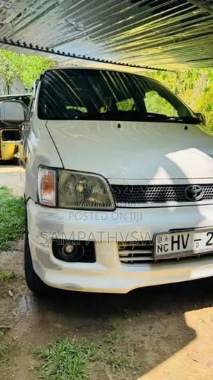 Toyota Noah 1998 Van (Used)