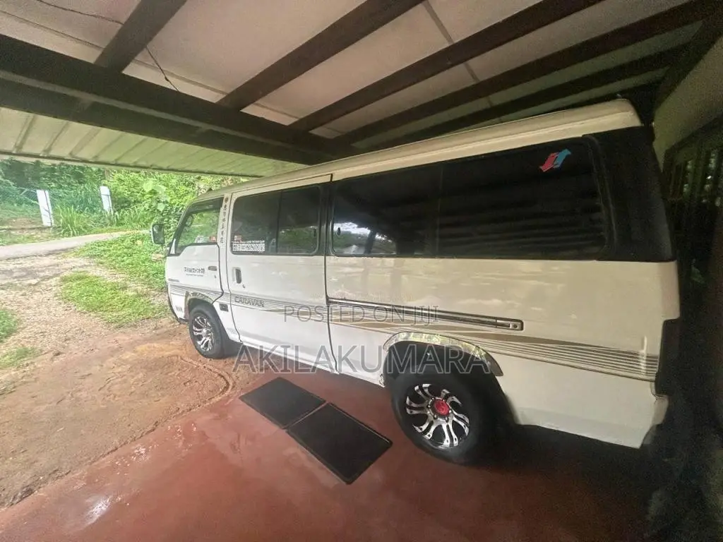 Nissan Caravan 1995 Van (Used)