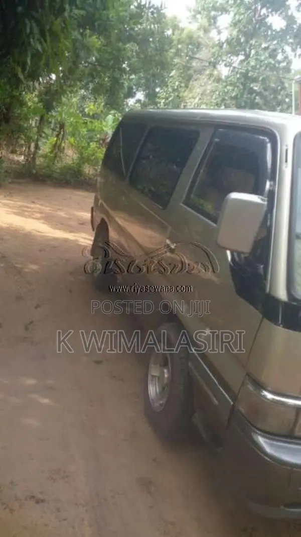Nissan Caravan 1995 Van (Used)