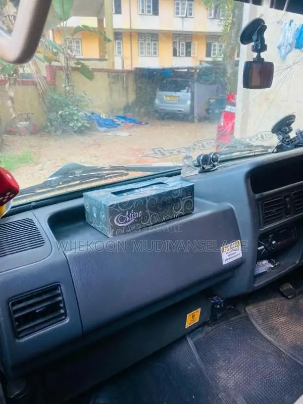 Mazda Bongo 1998 Van (Used)