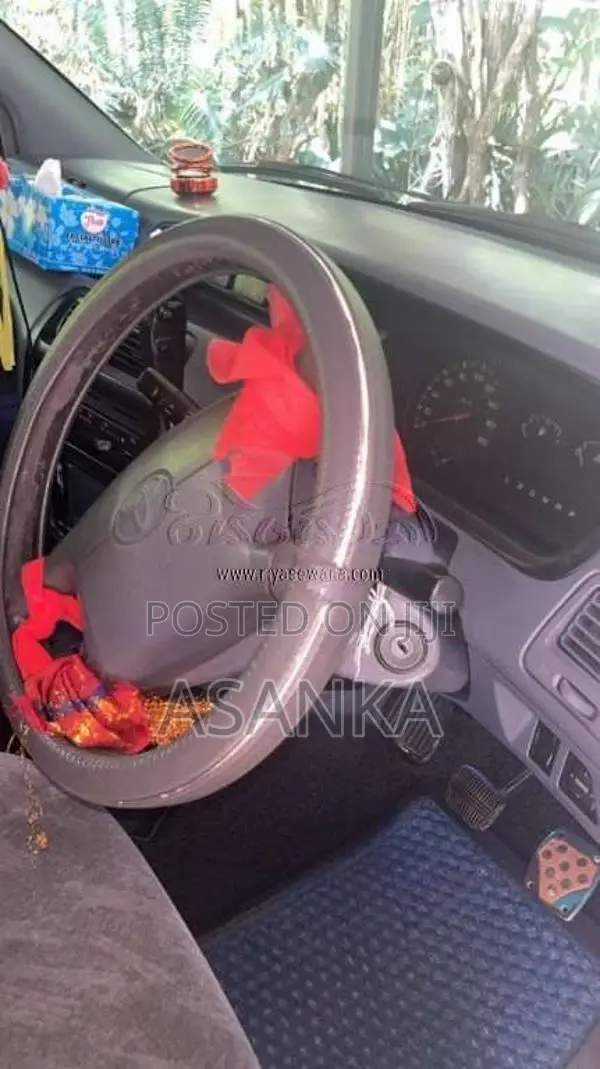 Toyota Noah CR41 1996 Van (Used)