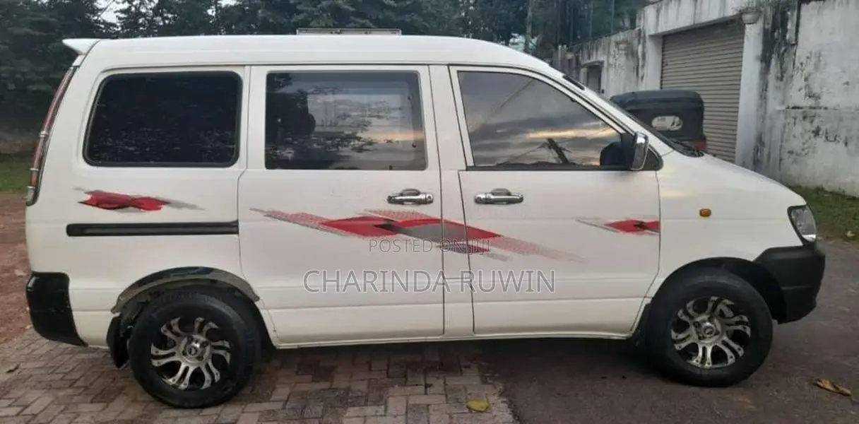 Toyota Noah KR41 1998 Van (Used)