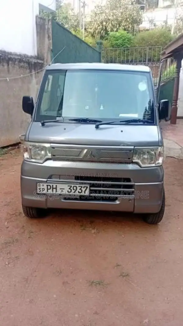 Mitsubishi MiniCab 2012 Van (Used)