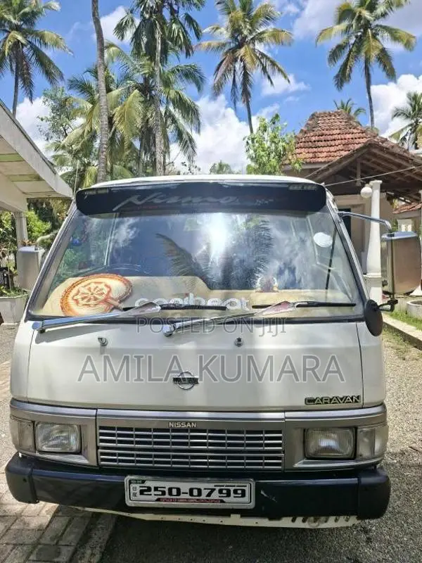 Nissan Caravan 1993 Van (Used)