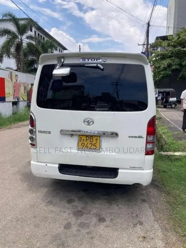 Toyota KDH 2006 Van (Used)
