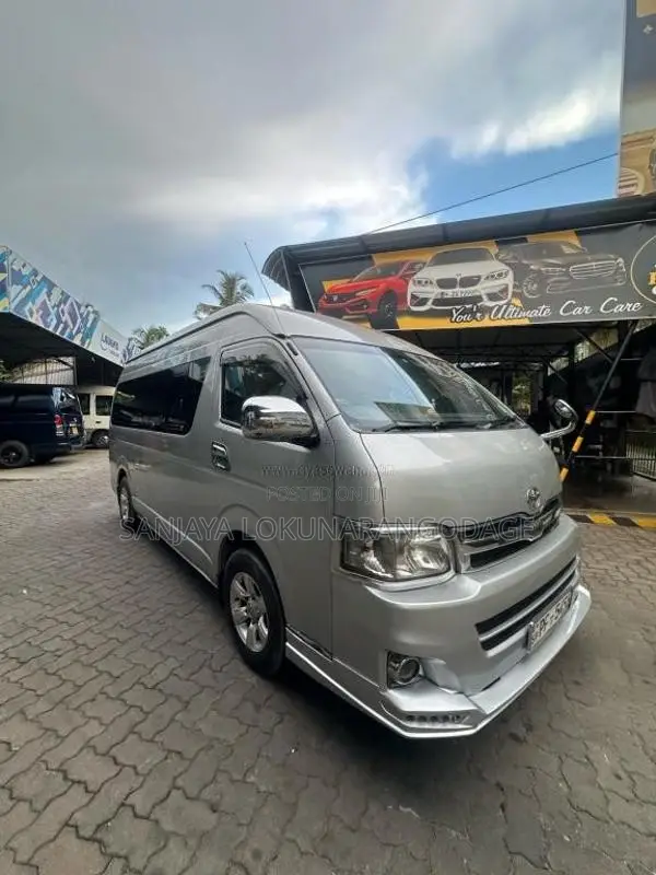 Toyota KDH 2010 Van (Used)