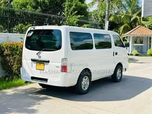 Nissan Caravan 2006 Van (Used)