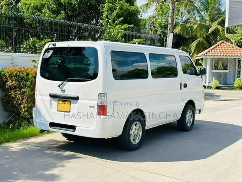 Nissan Caravan 2006 Van (Used)