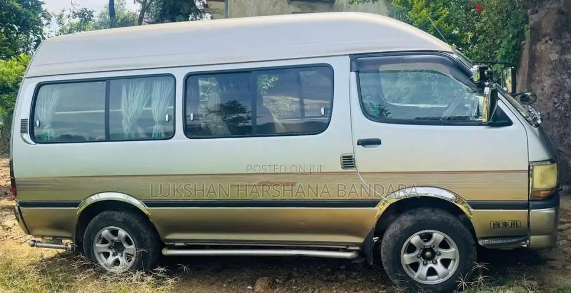 Toyota HIACE 2001 Van (Used)