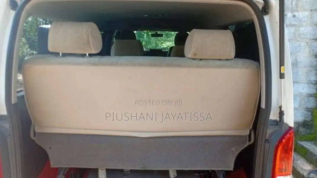 Toyota KDH 2011 Van (Used)