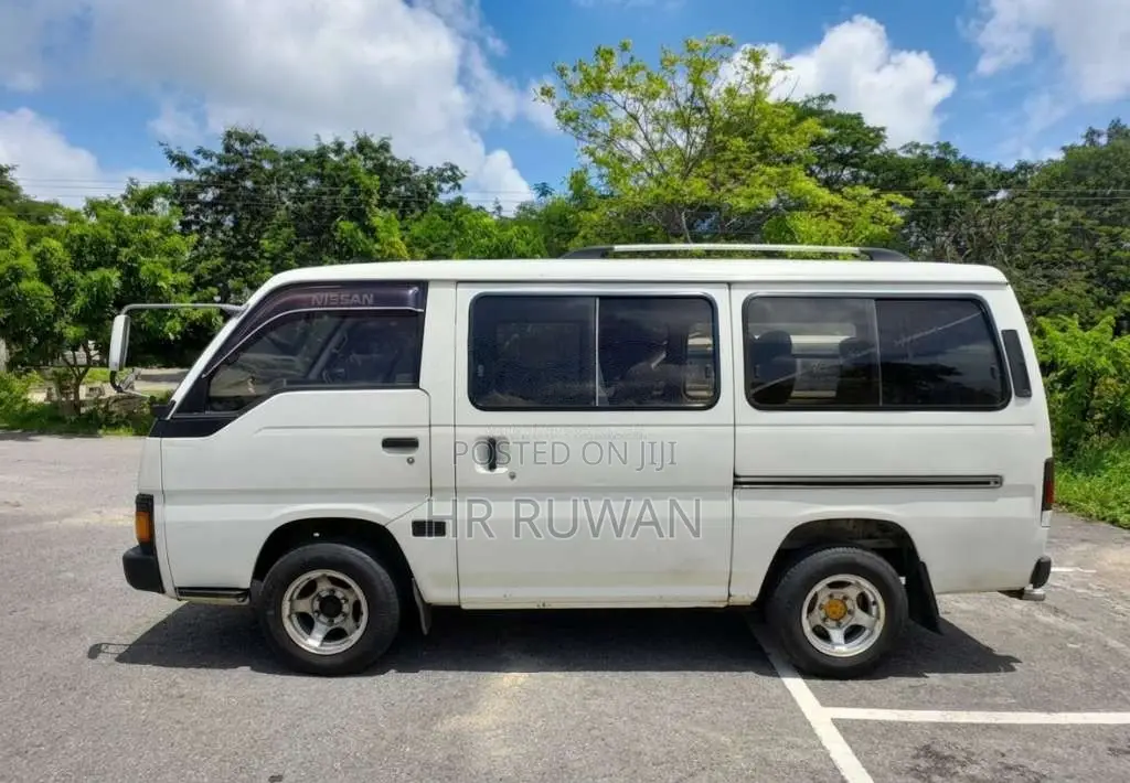 Nissan Caravan 1990 Van (Used)