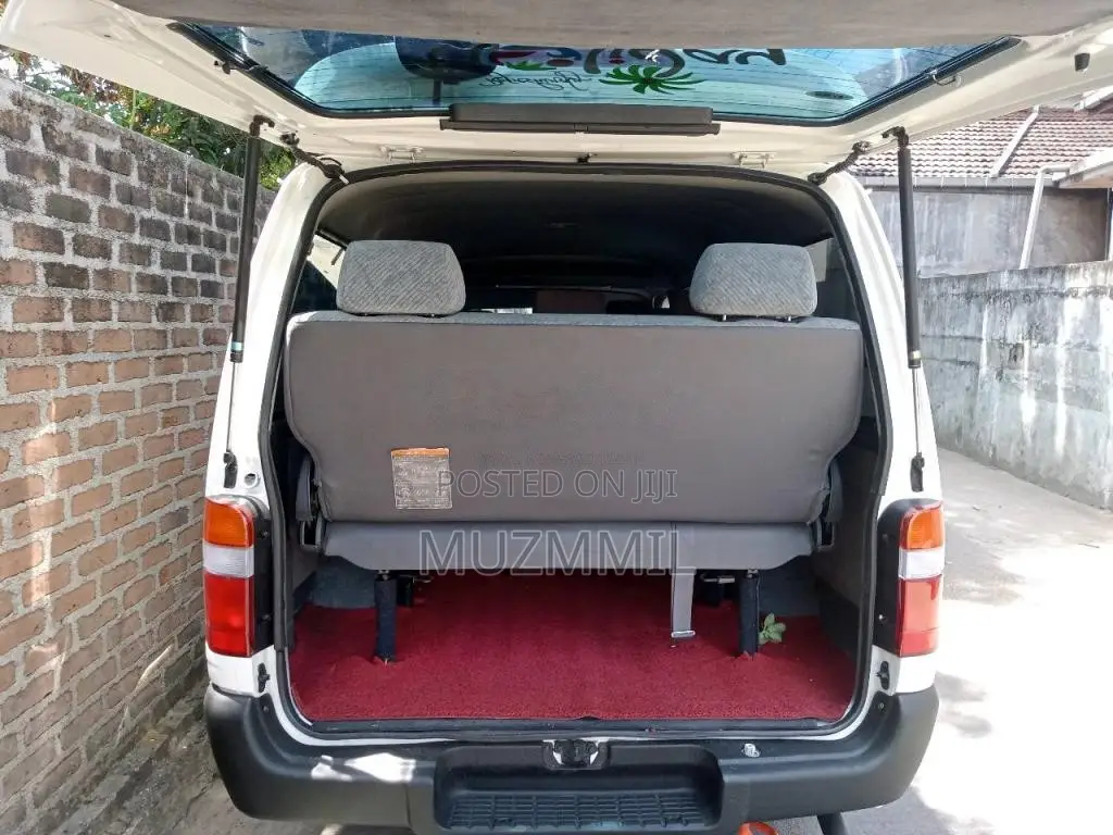 Toyota Dolphin 1992 Van (Used)