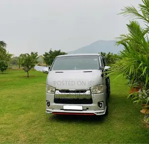 Toyota KDH 2010 Van (Used)