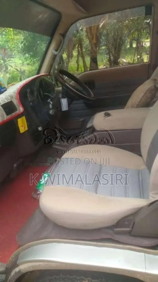 Nissan Caravan 1995 Van (Used)