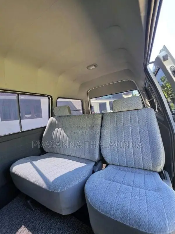 Toyota CR27 1997 Van (Used)