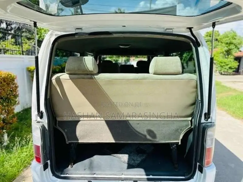Nissan Caravan 2006 Van (Used)