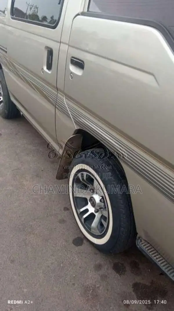 Nissan Caravan 1998 Van (Used)