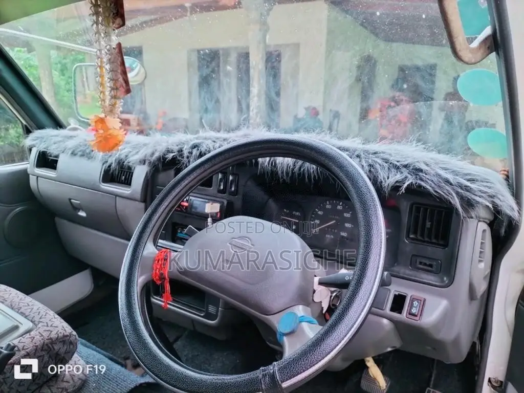 Nissan Caravan 1996 Van (Used)